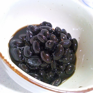 【糖質制限】鉄鍋でラカントの黒豆煮